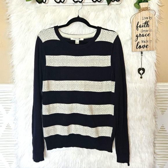 Forever 21 Lace Overlay Pullover Crewneck Sweater - Picture 1 of 4